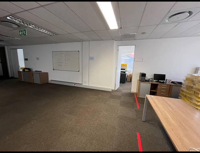 381M² OFFICE TO LET IN CLAREMONT